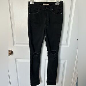 Levi’s 721 Women’s High Rise Black Distressed Skinny Jeans Size 28